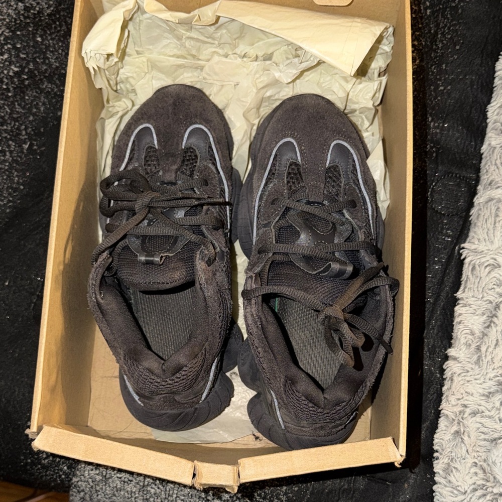 Yeezy 500 “utility black”